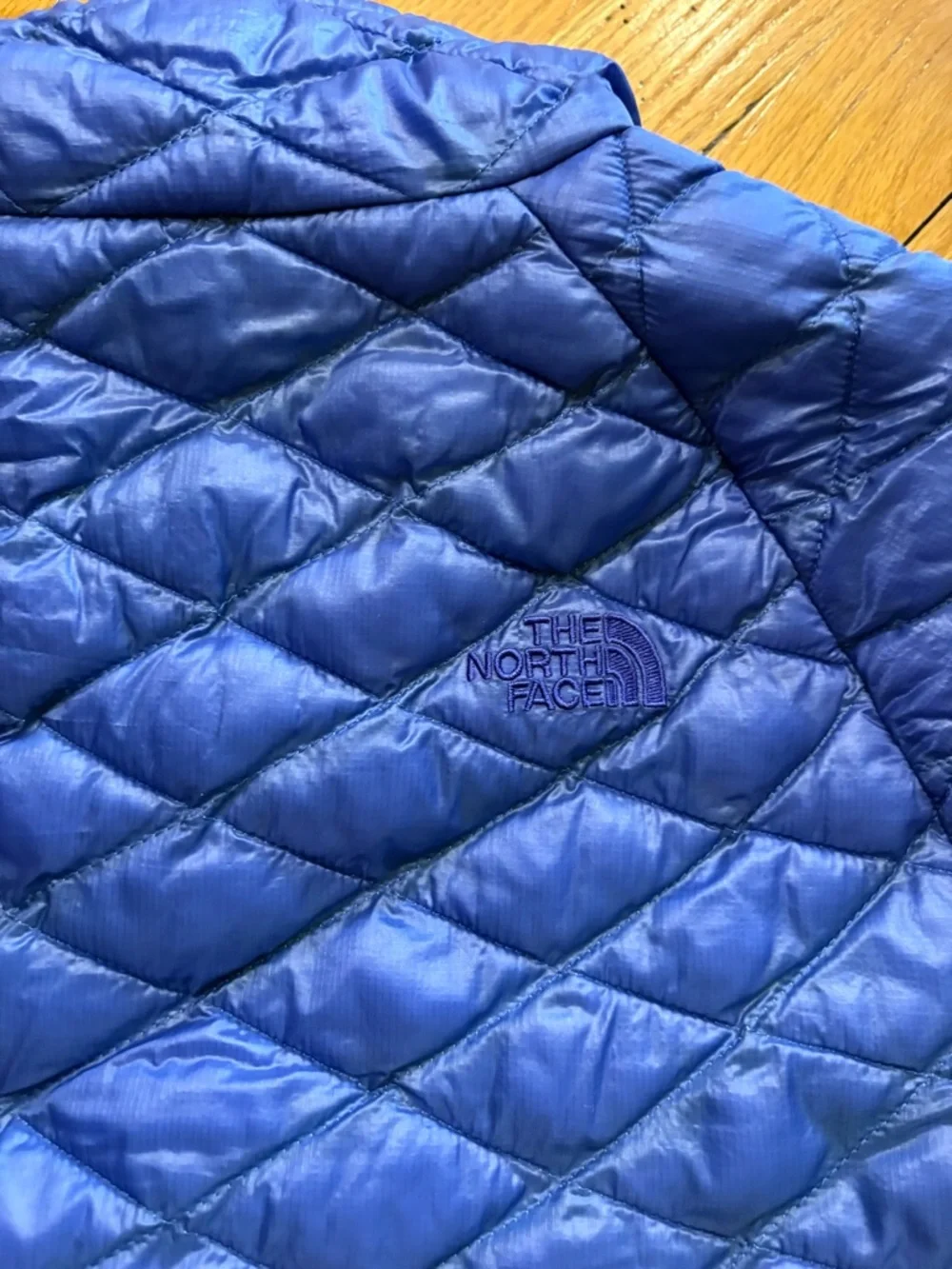 The North Face Women's Quilted Royal Blue Puffer Jacket - Picture 3 of 3